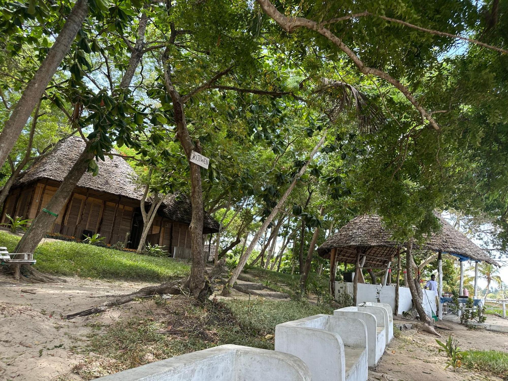 Maweni Beach Bungalows Kilindoni Bagian luar foto
