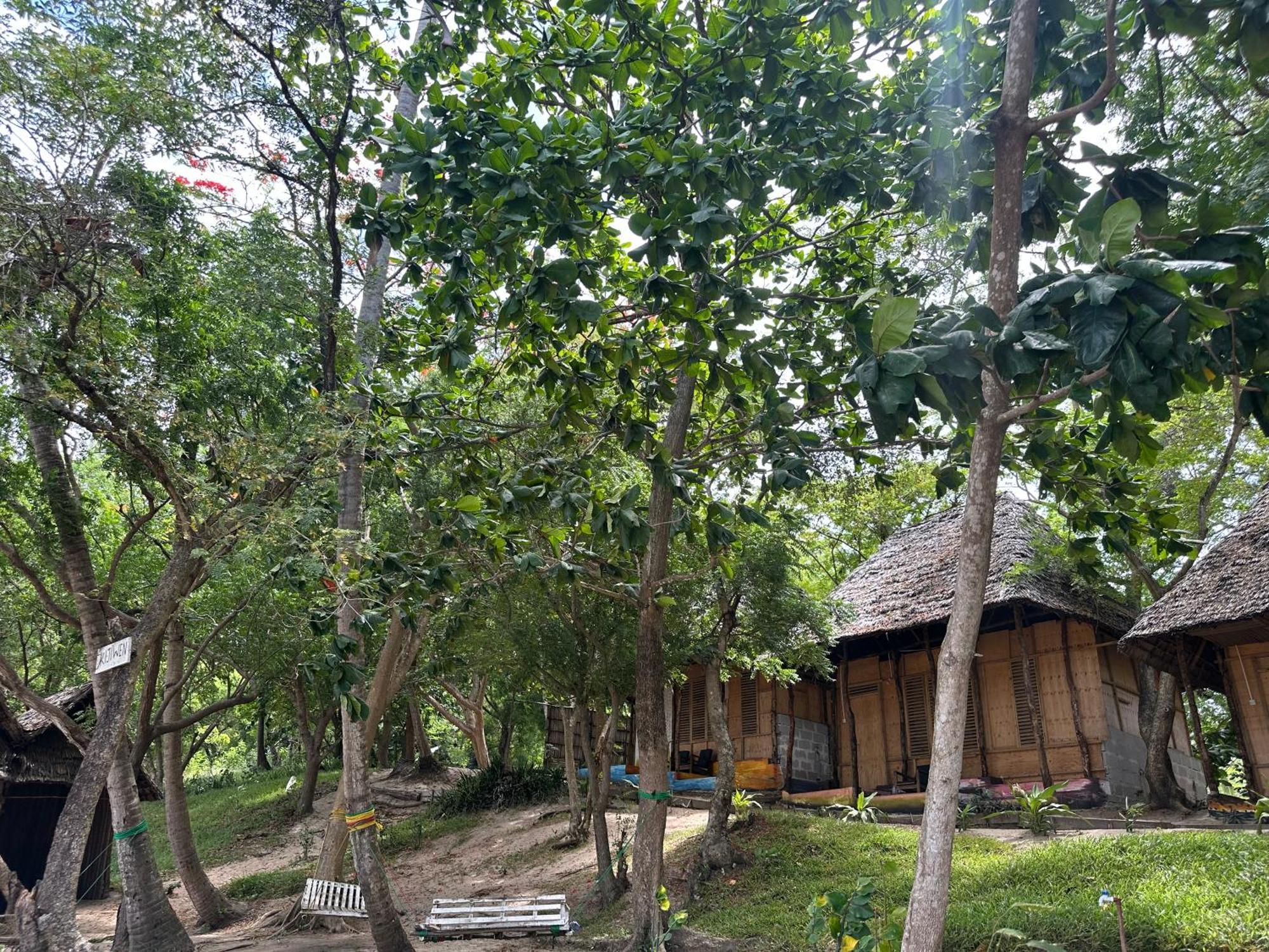 Maweni Beach Bungalows Kilindoni Bagian luar foto
