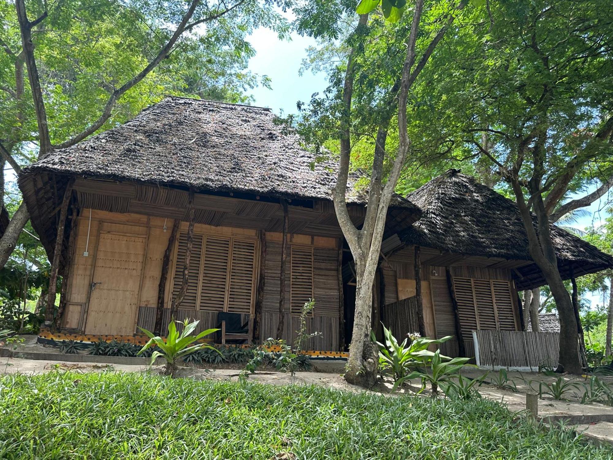 Maweni Beach Bungalows Kilindoni Bagian luar foto