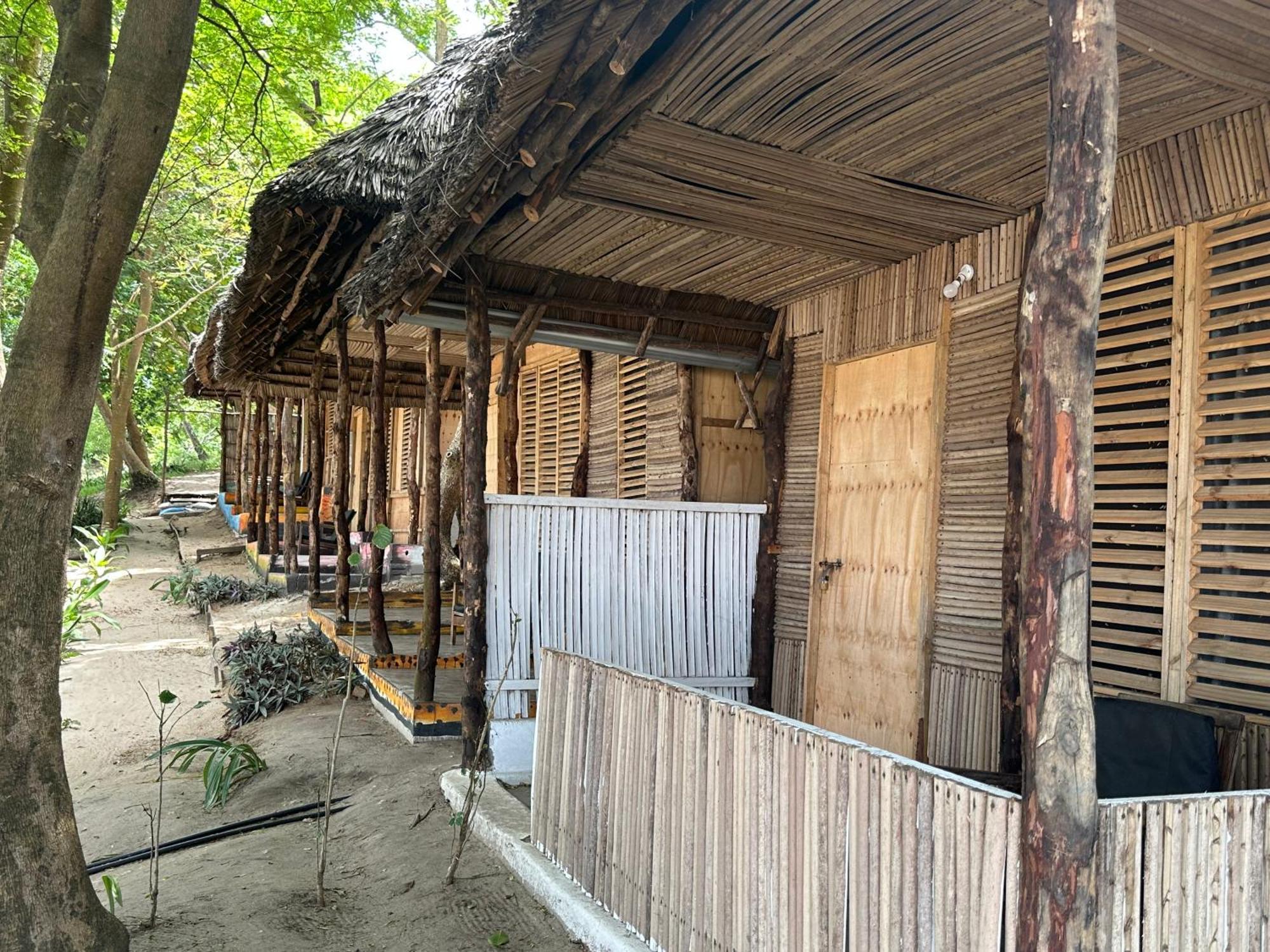 Maweni Beach Bungalows Kilindoni Bagian luar foto