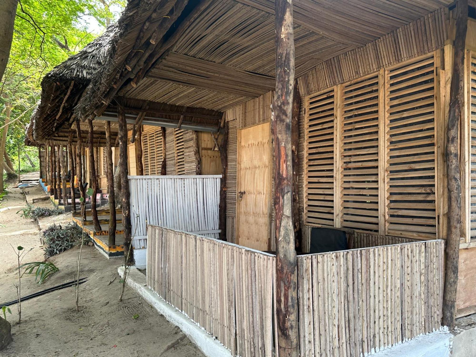 Maweni Beach Bungalows Kilindoni Bagian luar foto