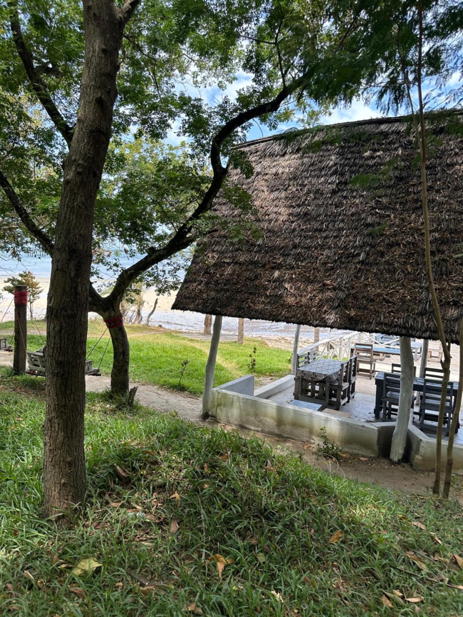 Maweni Beach Bungalows Kilindoni Bagian luar foto