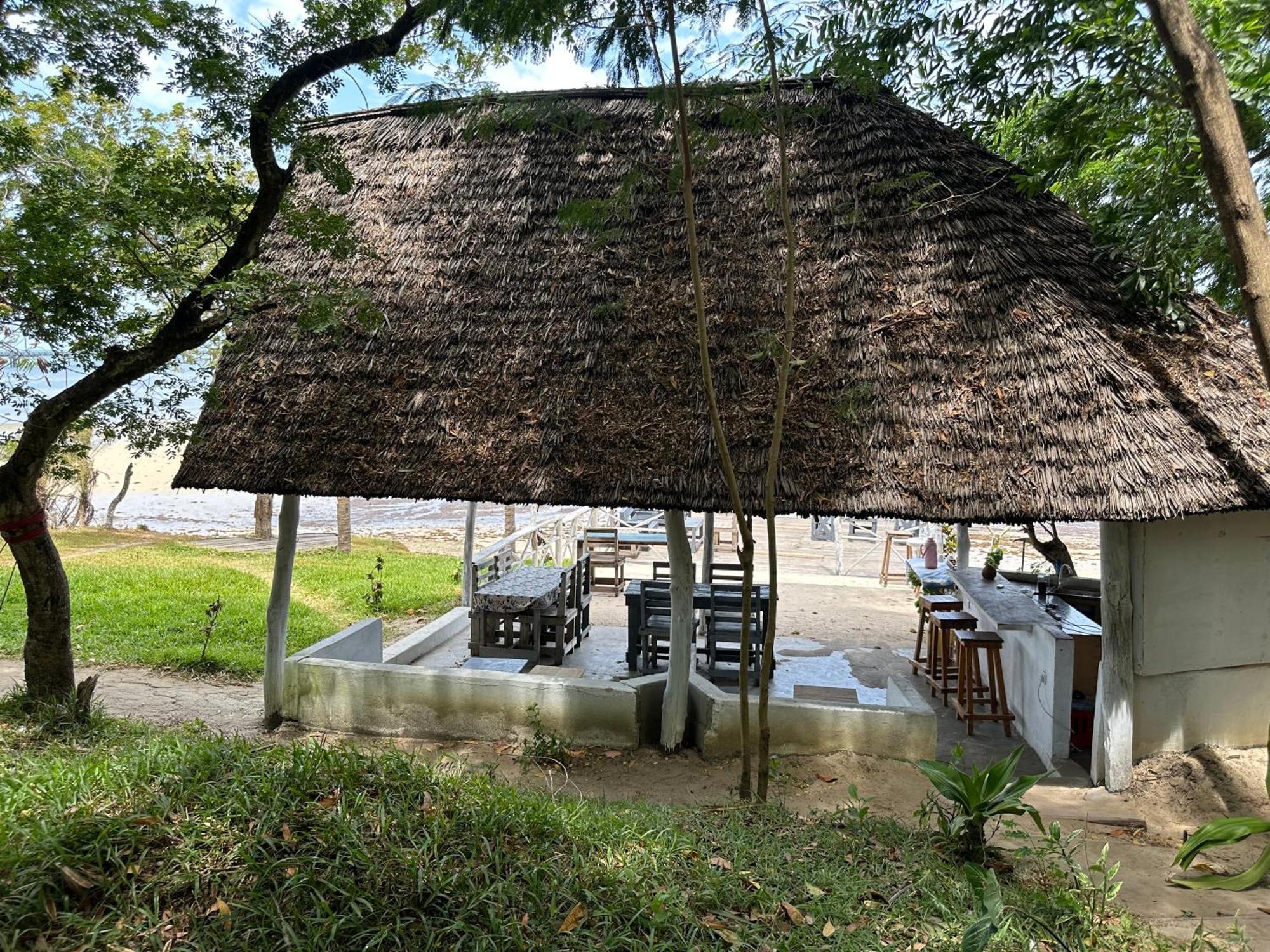 Maweni Beach Bungalows Kilindoni Bagian luar foto