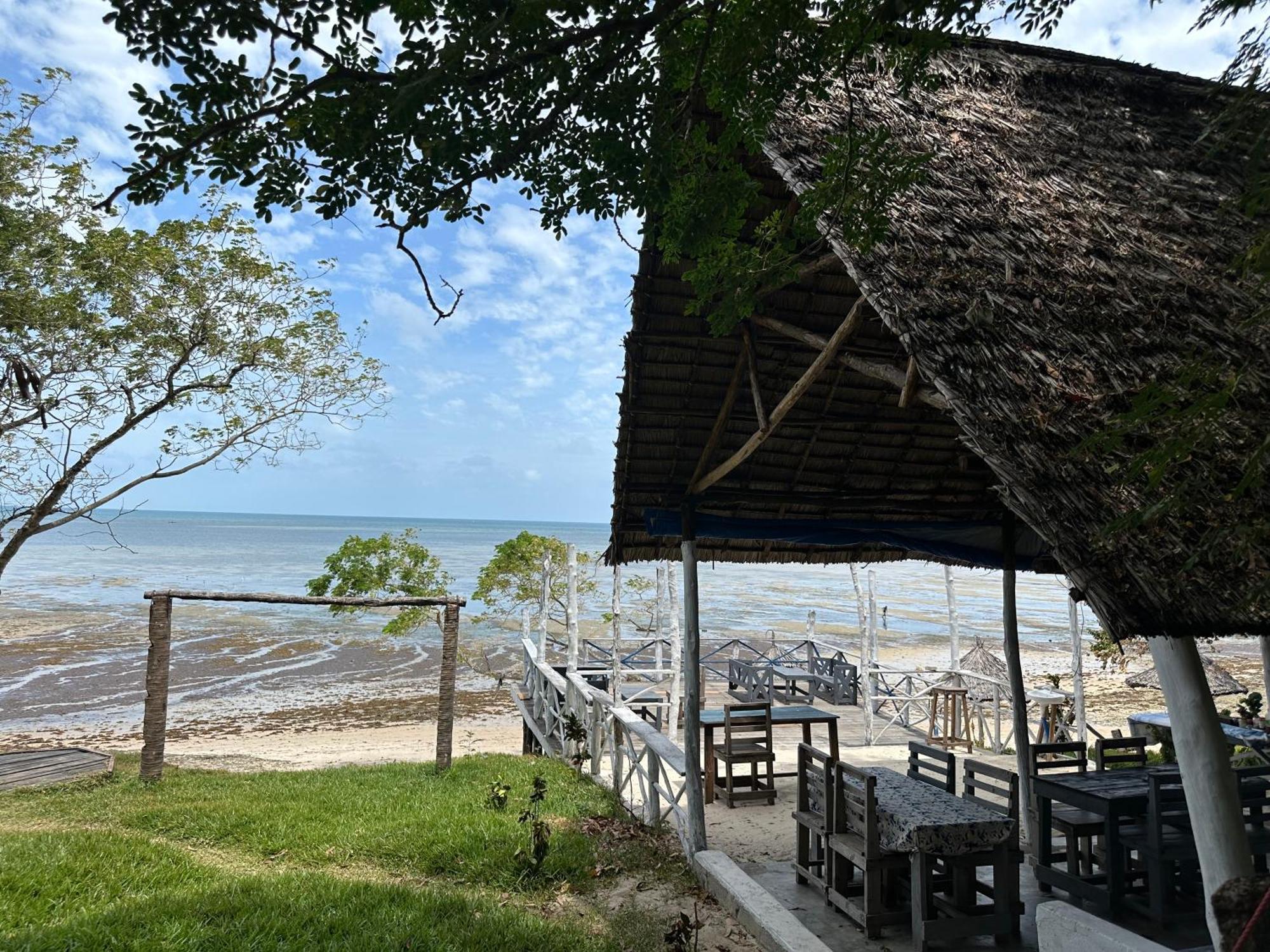 Maweni Beach Bungalows Kilindoni Bagian luar foto