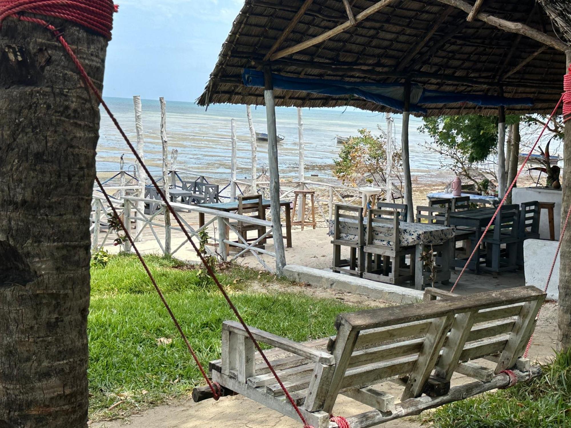 Maweni Beach Bungalows Kilindoni Bagian luar foto
